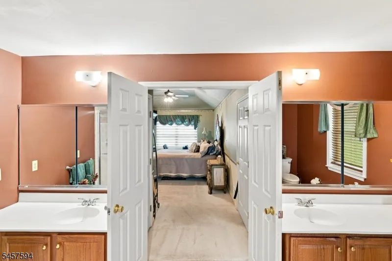 1002 Valerie Place Greenwich, NJ 08886