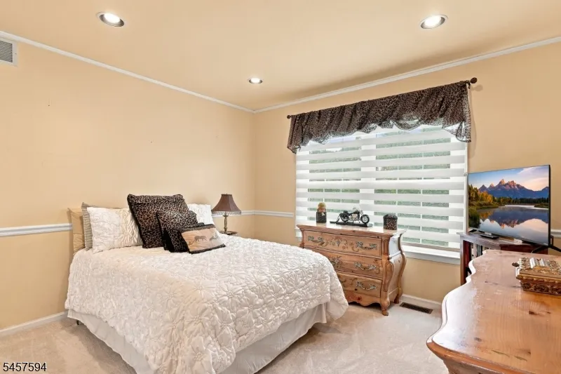 1002 Valerie Place Greenwich, NJ 08886