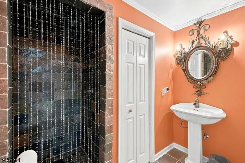 1002 Valerie Place Greenwich, NJ 08886