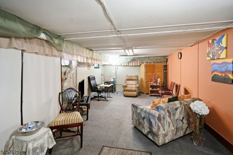24 Cleveland Ave Newark City, NJ 07106