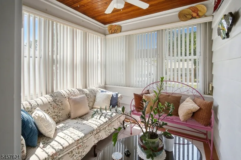 24 Cleveland Ave Newark City, NJ 07106