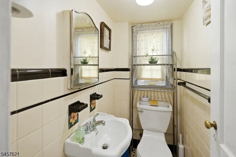 24 Cleveland Ave Newark City, NJ 07106