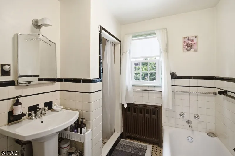 24 Cleveland Ave Newark City, NJ 07106