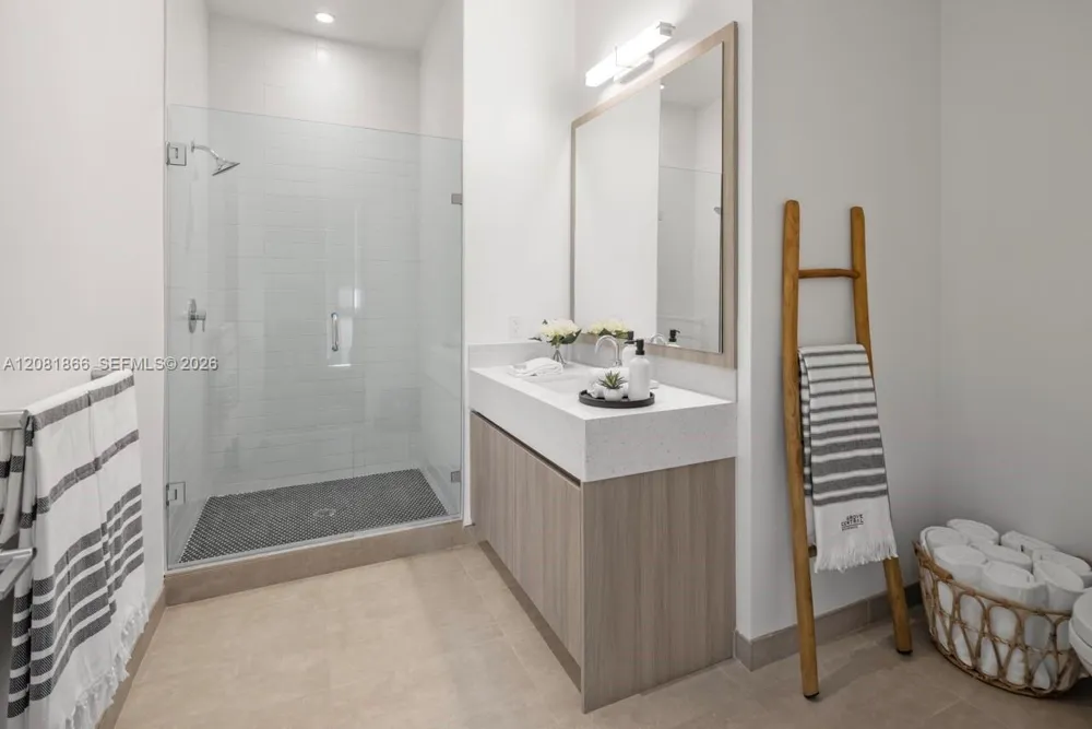 2800 SW 27th Terrace #1007 Miami, FL 33133