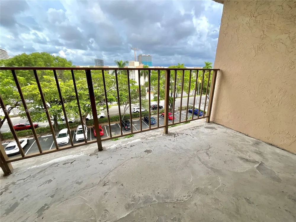 2101 Atlantic Shores Blvd #507 Hallandale Beach, FL 33009