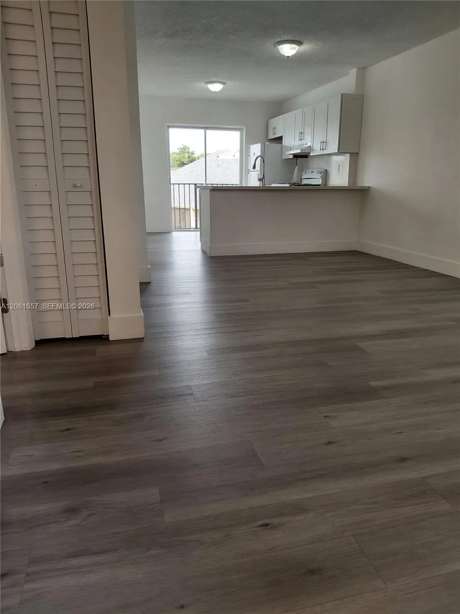 5435 W 24th Ave #63 Hialeah, FL 33016