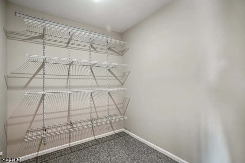 1039 Shadowlawn Dr Green Brook, NJ 08812