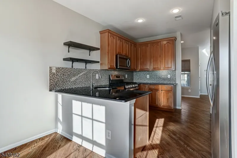1039 Shadowlawn Dr Green Brook, NJ 08812