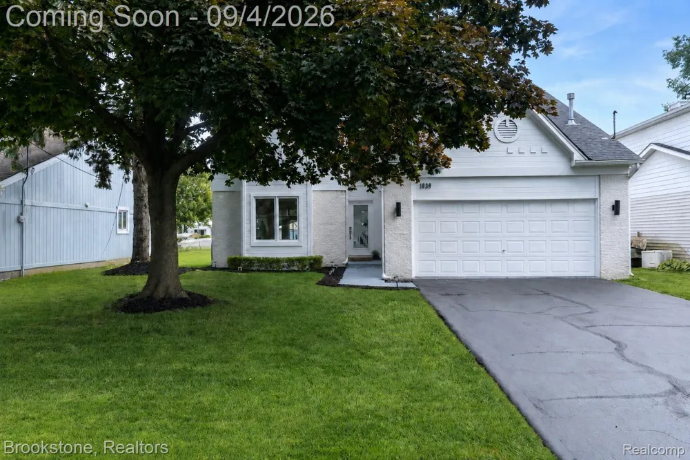 1839 RUSTIC Keego Harbor City, MI 48320