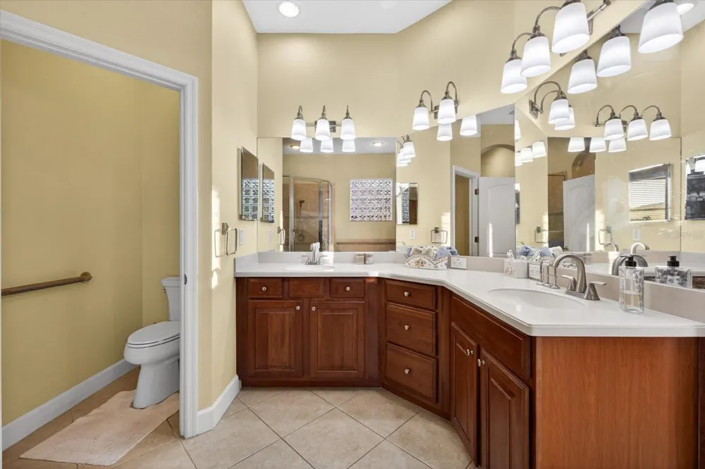 5510 E LONGBOAT BOULEVARD Tampa, FL 33615