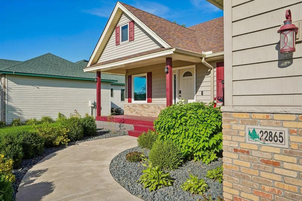 22865 Zion Parkway NW Oak Grove, MN 55005