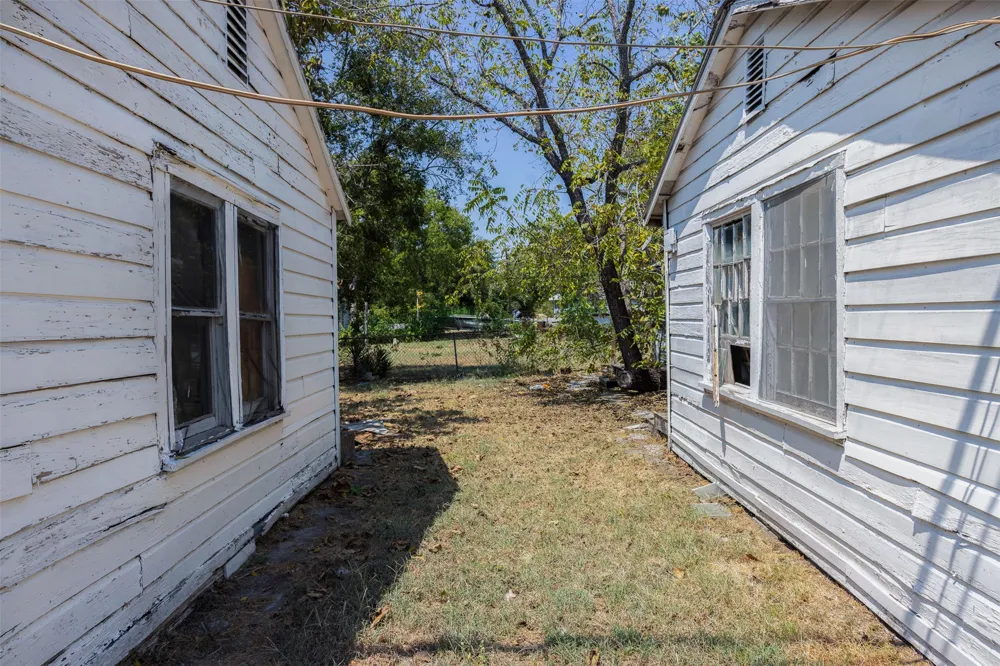 650 S Main Street Giddings, TX 78942