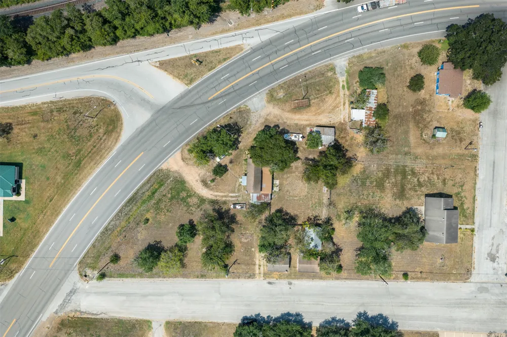 650 S Main Street Giddings, TX 78942