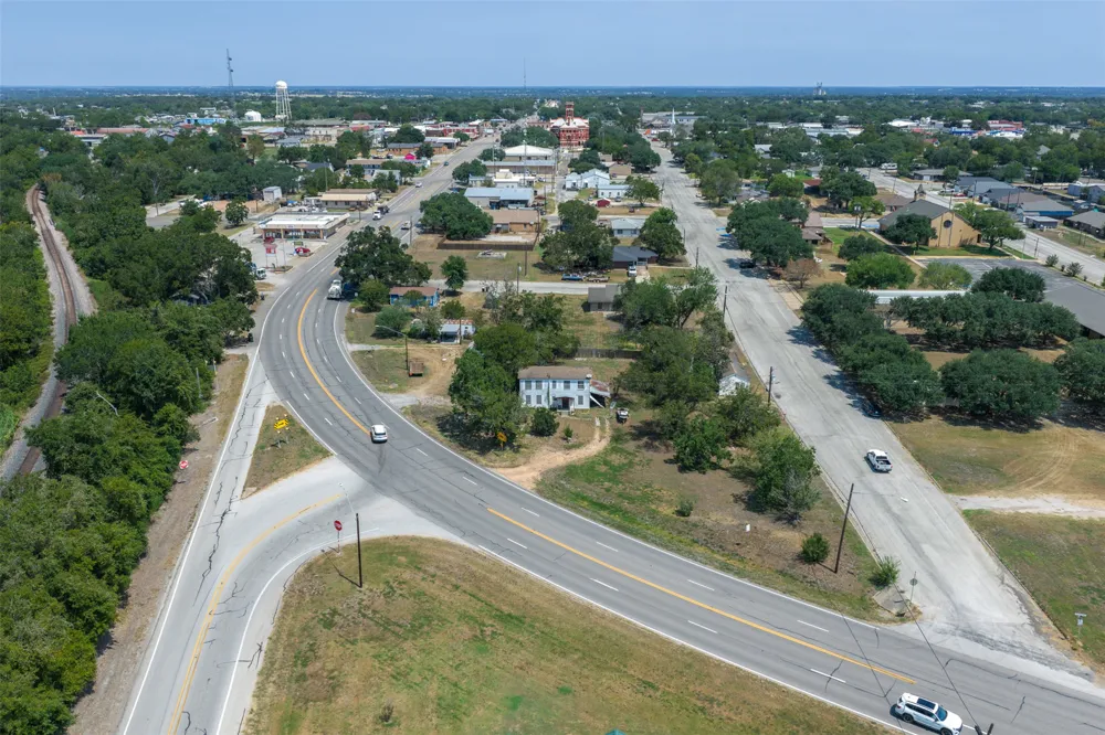 650 S Main Street Giddings, TX 78942