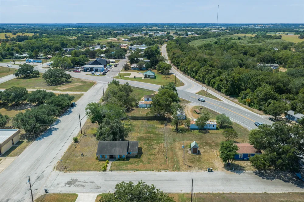 650 S Main Street Giddings, TX 78942