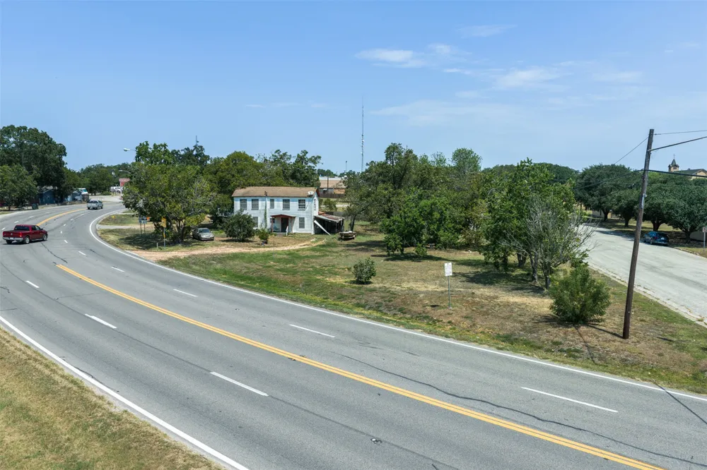 650 S Main Street Giddings, TX 78942