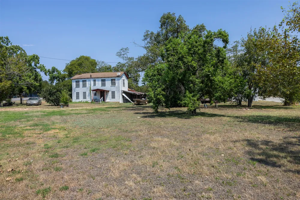 650 S Main Street Giddings, TX 78942