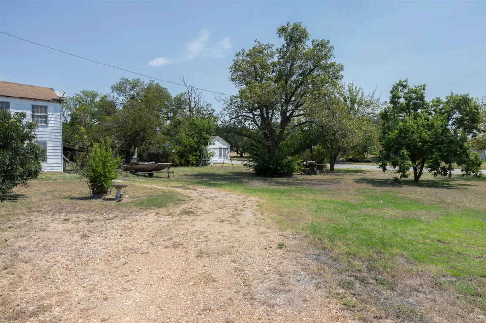 650 S Main Street Giddings, TX 78942