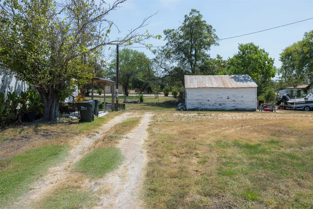 650 S Main Street Giddings, TX 78942