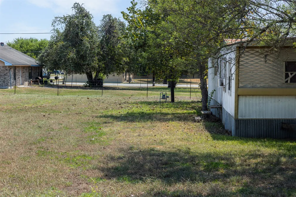 650 S Main Street Giddings, TX 78942