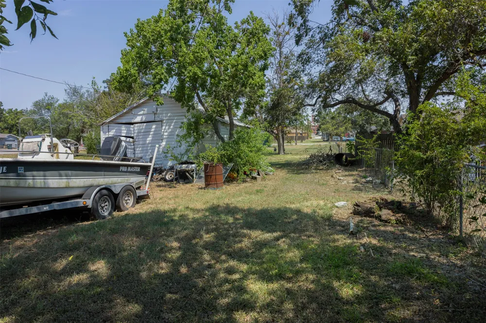 650 S Main Street Giddings, TX 78942