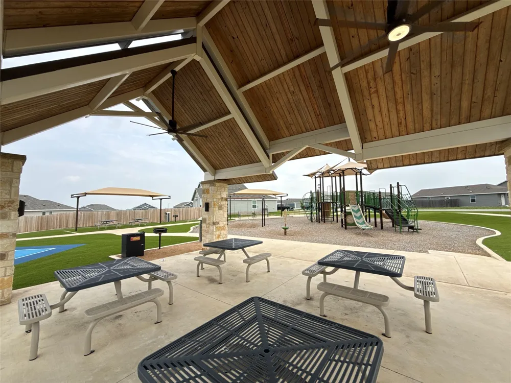 333 Cowpoke Drive Jarrell, TX 76537