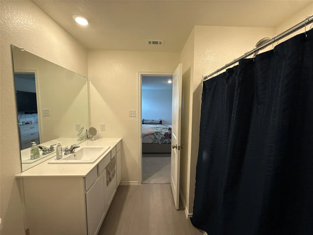 333 Cowpoke Drive Jarrell, TX 76537