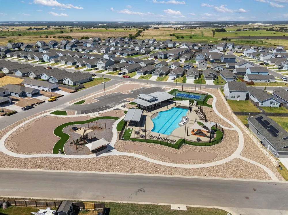 333 Cowpoke Drive Jarrell, TX 76537