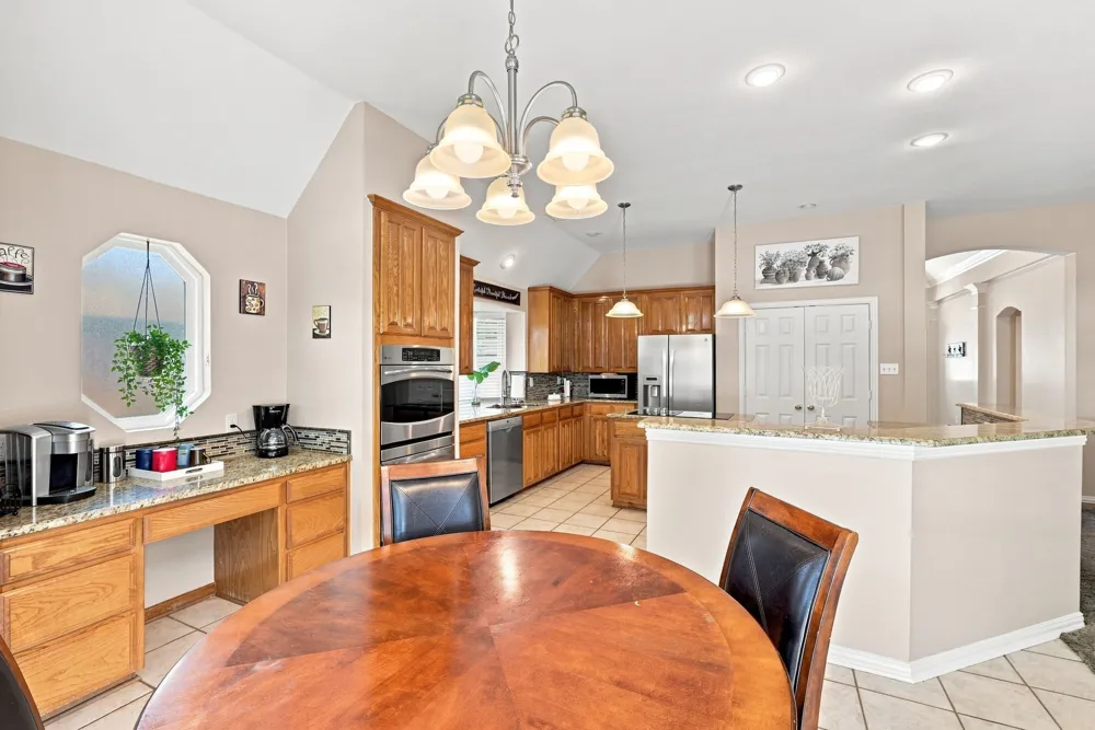 2402 Hunter Place Lane Arlington, TX 76006