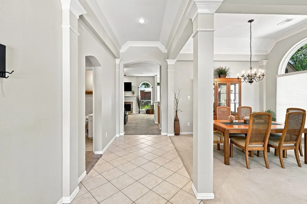 2402 Hunter Place Lane Arlington, TX 76006