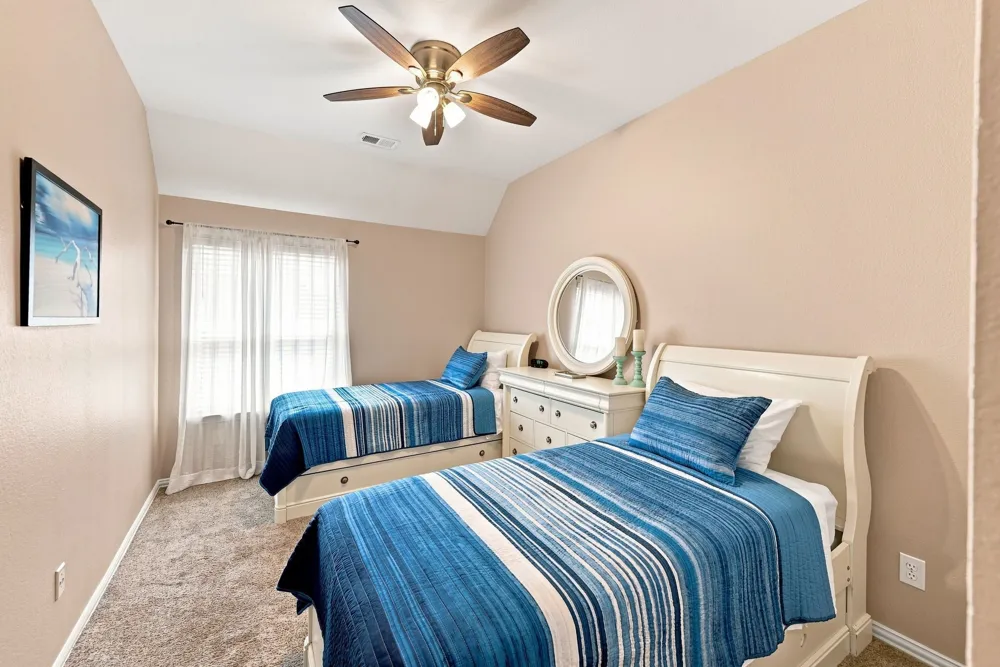 2402 Hunter Place Lane Arlington, TX 76006