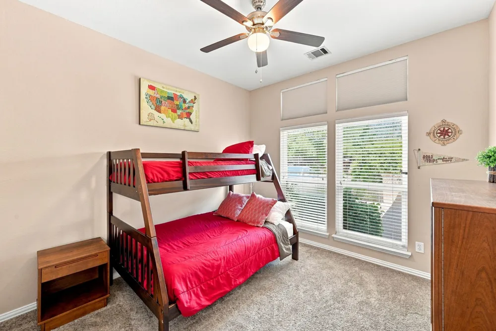 2402 Hunter Place Lane Arlington, TX 76006