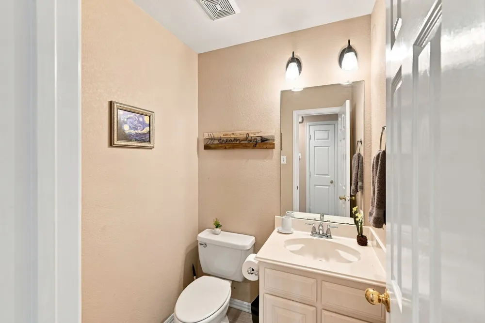 2402 Hunter Place Lane Arlington, TX 76006