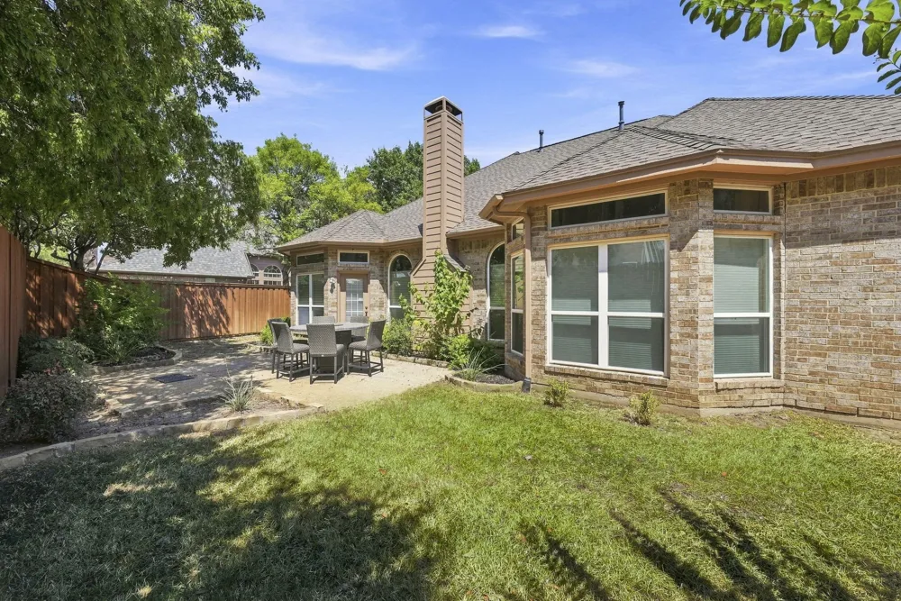 2402 Hunter Place Lane Arlington, TX 76006