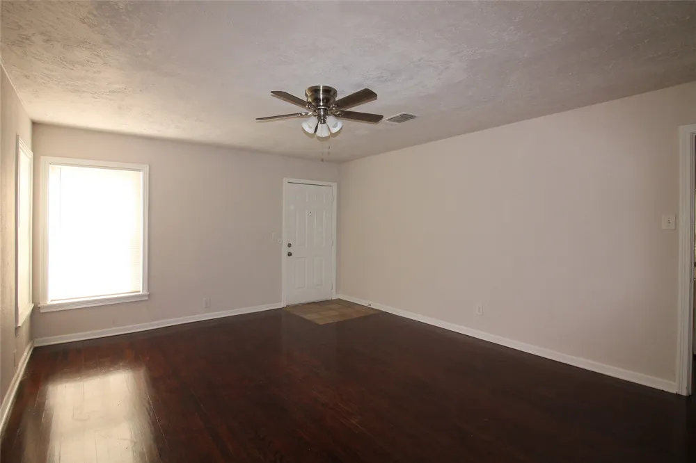 5020 Cedar Hill Road Fort Worth, TX 76116