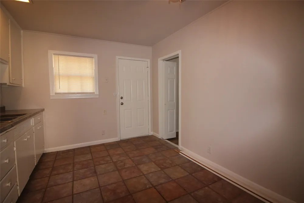 5020 Cedar Hill Road Fort Worth, TX 76116