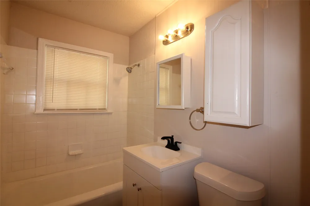 5020 Cedar Hill Road Fort Worth, TX 76116