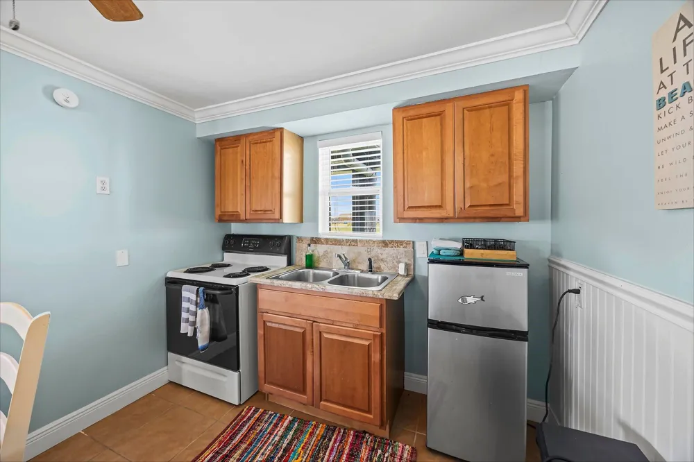 4023 1st Street Galveston, TX 77554