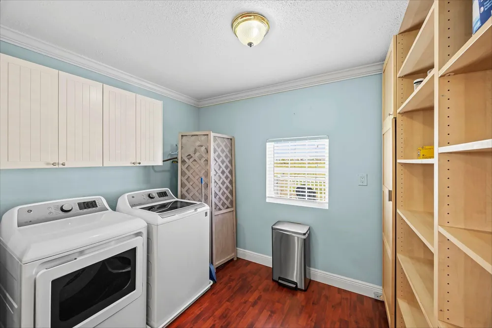 4023 1st Street Galveston, TX 77554