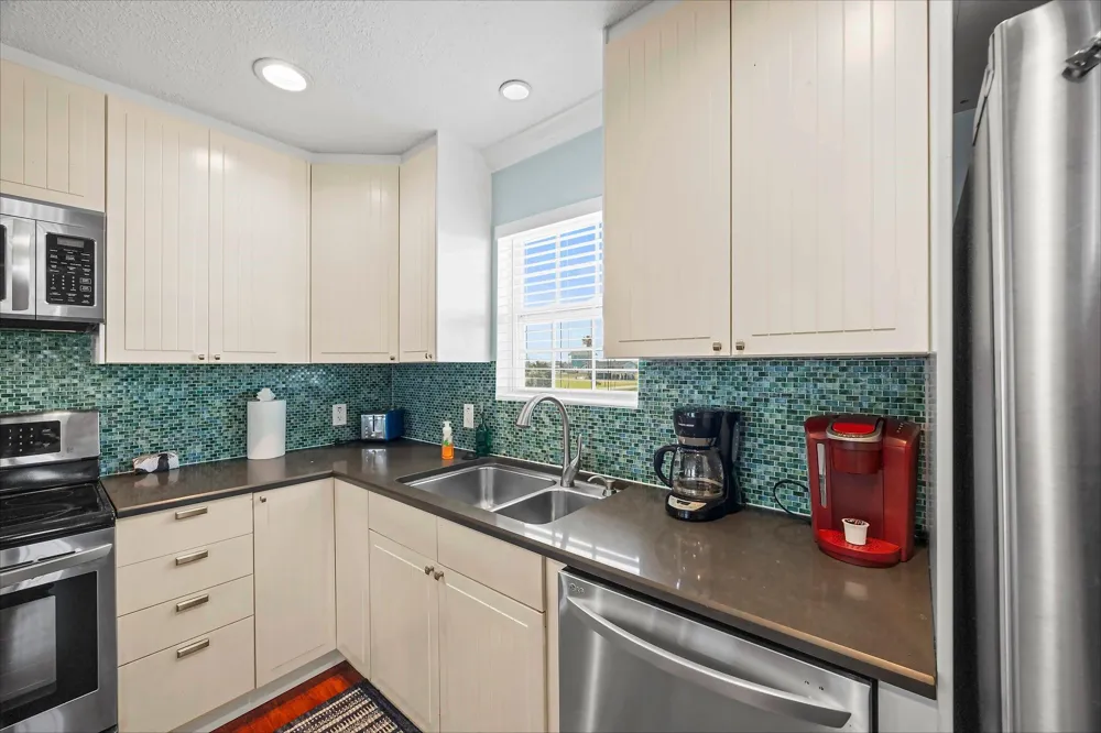 4023 1st Street Galveston, TX 77554