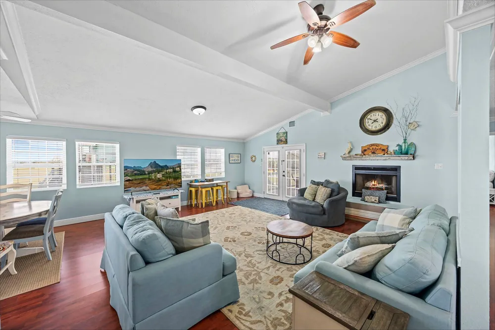4023 1st Street Galveston, TX 77554