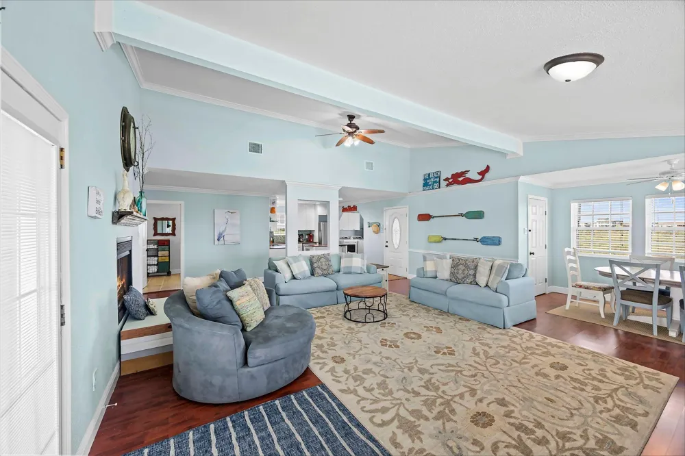 4023 1st Street Galveston, TX 77554
