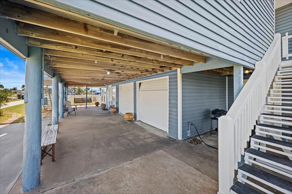 4023 1st Street Galveston, TX 77554