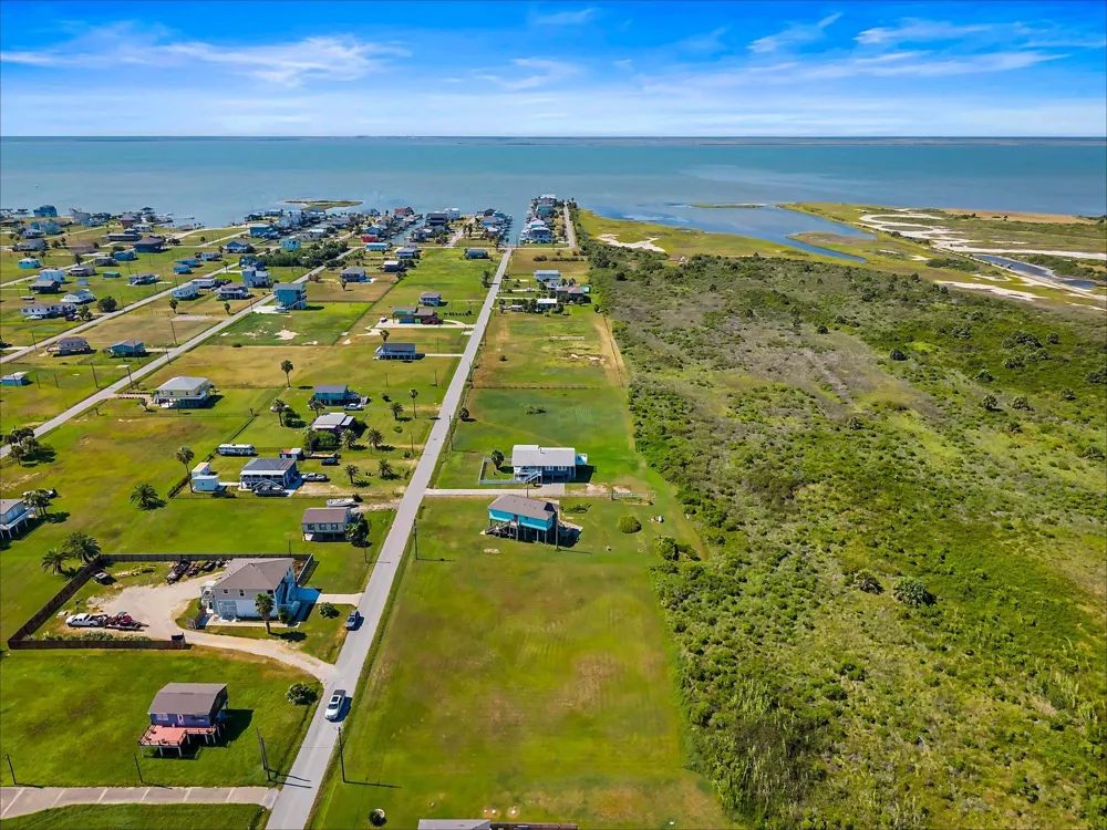 4023 1st Street Galveston, TX 77554