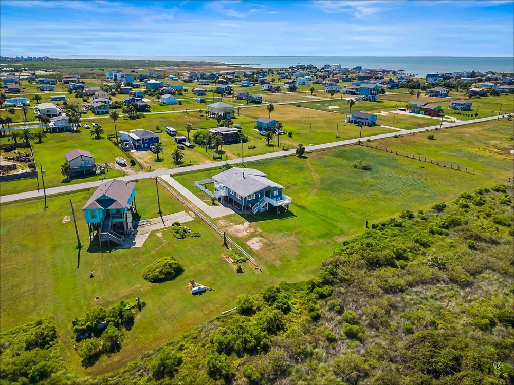 4023 1st Street Galveston, TX 77554