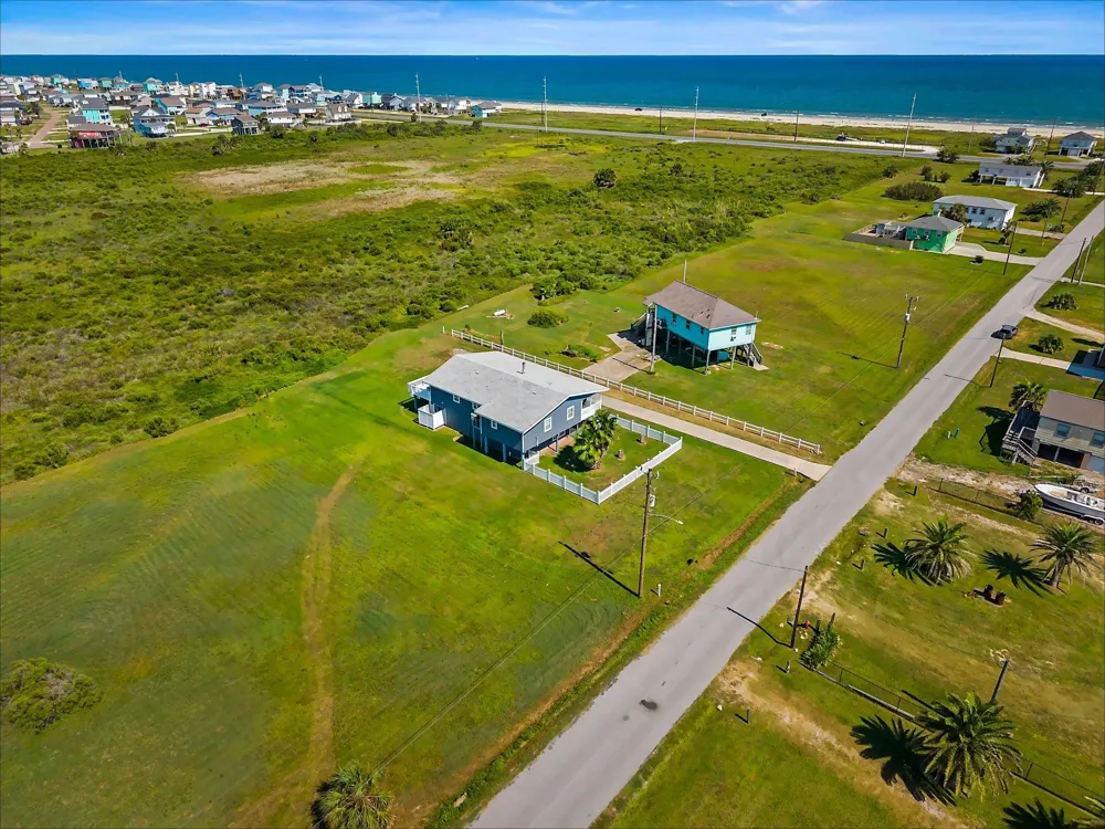 4023 1st Street Galveston, TX 77554
