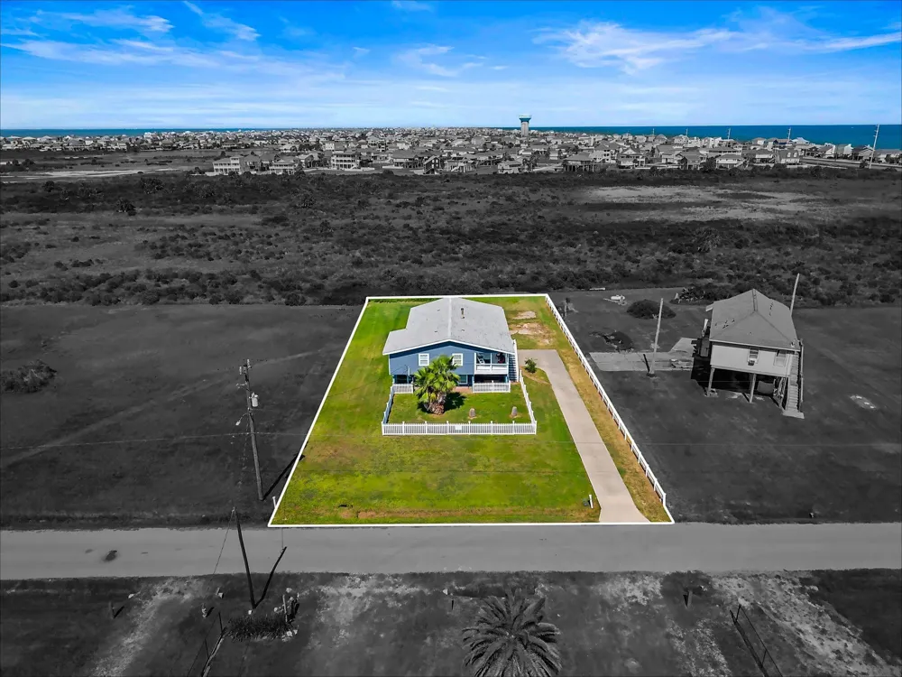 4023 1st Street Galveston, TX 77554