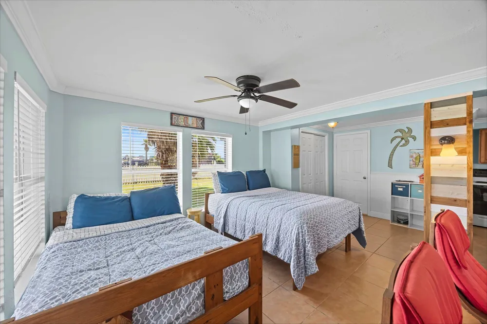4023 1st Street Galveston, TX 77554