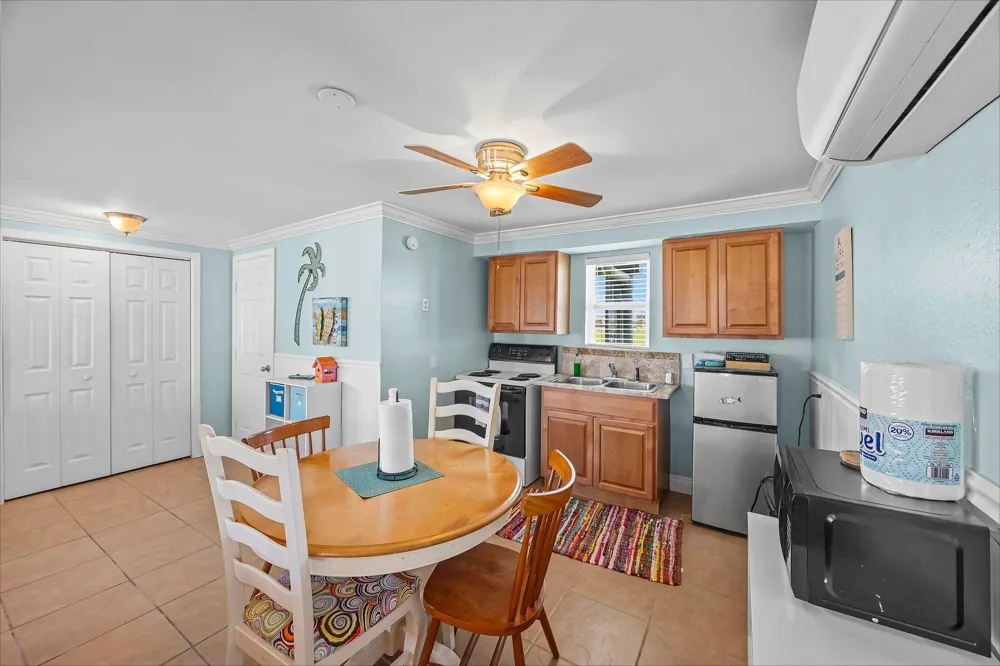 4023 1st Street Galveston, TX 77554