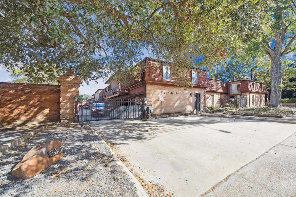 3401 Timmons Lane #14 Houston, TX 77027